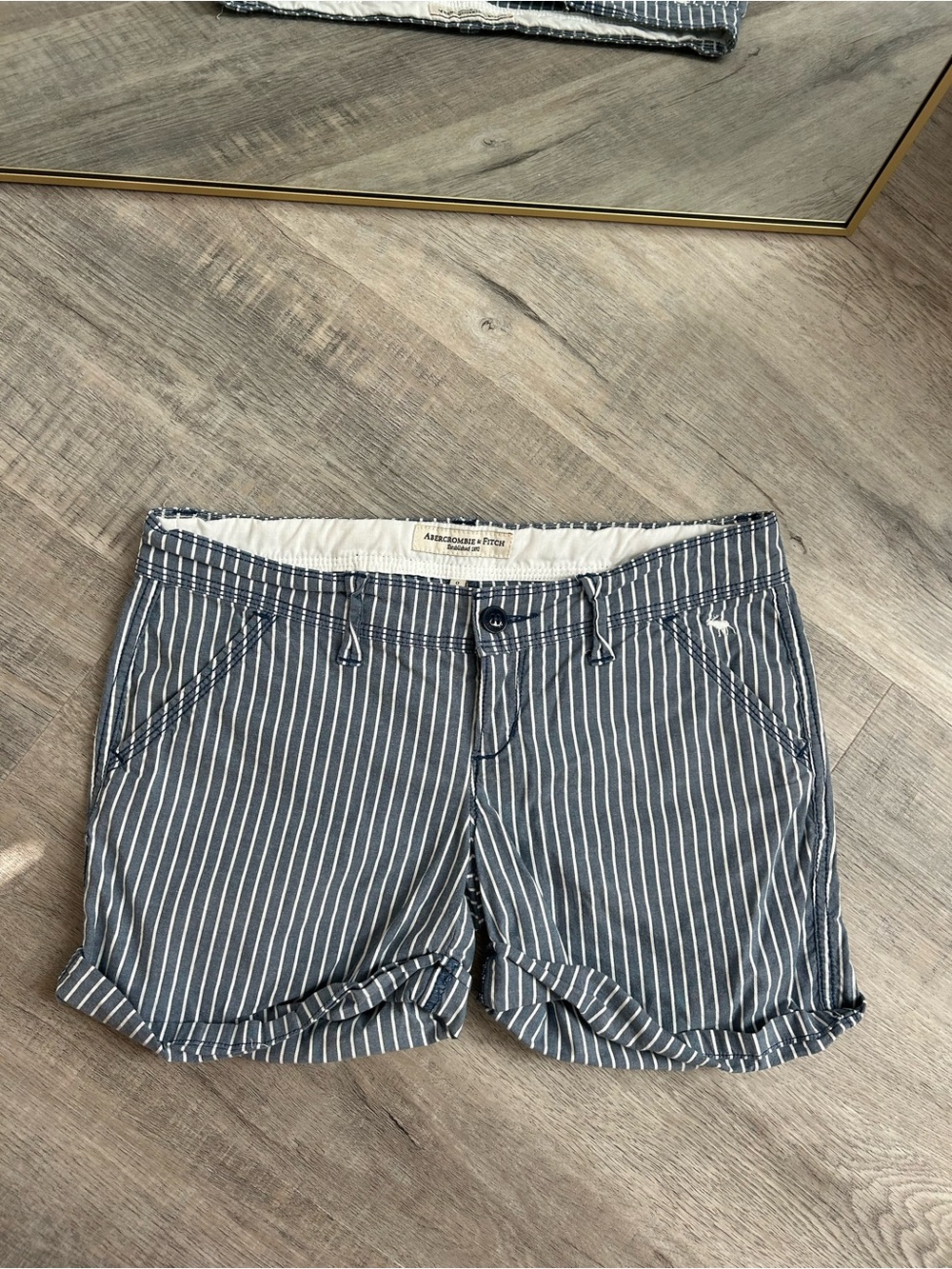 Vintage Y2K Abercrombie & Fitch Blue Pinstripe Low Rise Cuffed Shorts Size 0